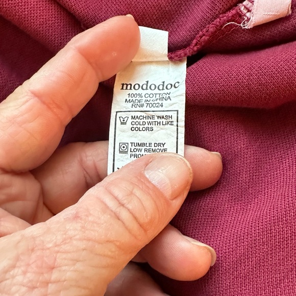 Mododoc Mens Classic-Fit  Red Long-Sleeve Button Casual Collar Shirt Size M - Picture 2 of 14